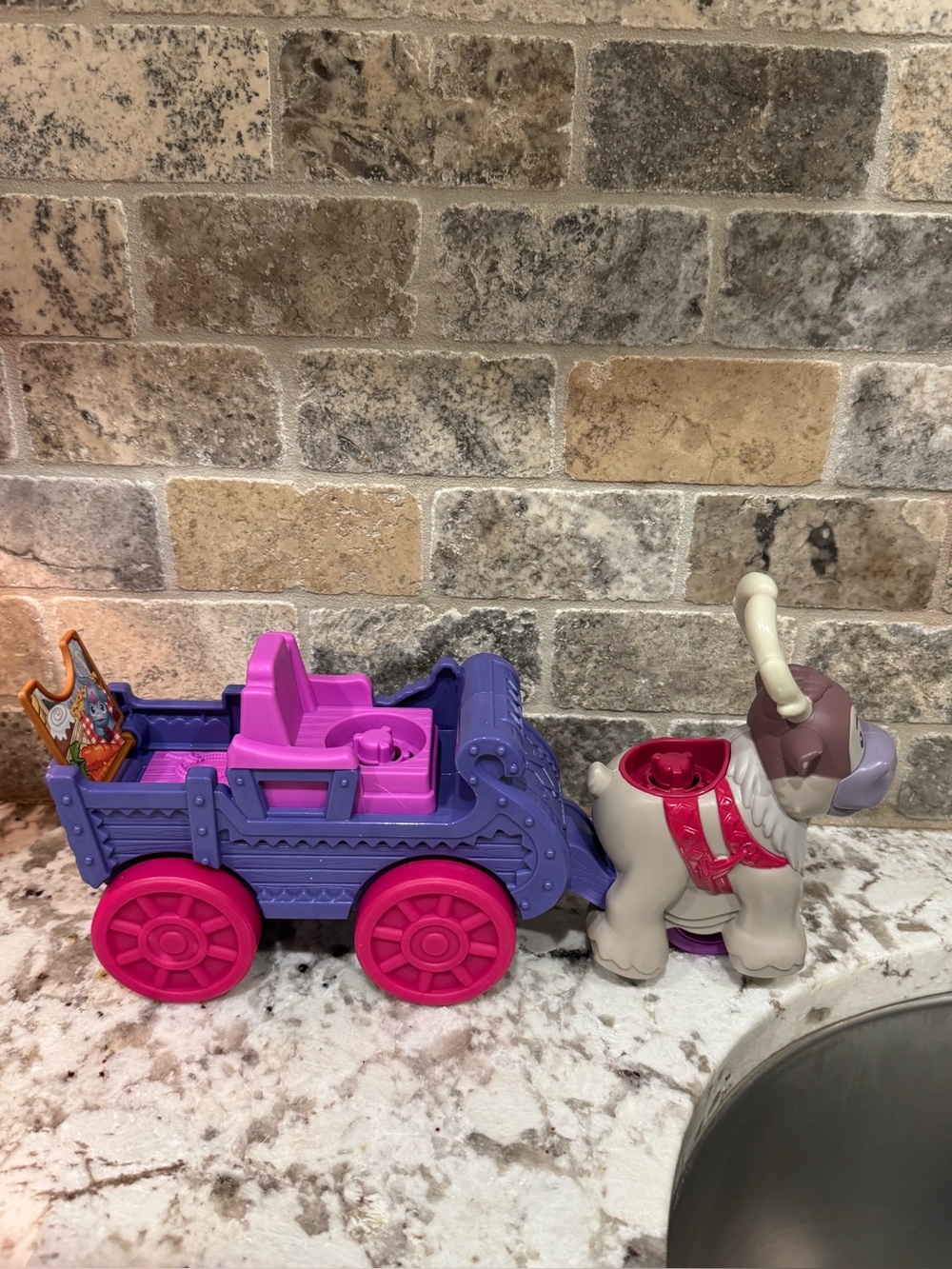 Frozeen Little People Anna and Kristoff’s Wagon Great condition